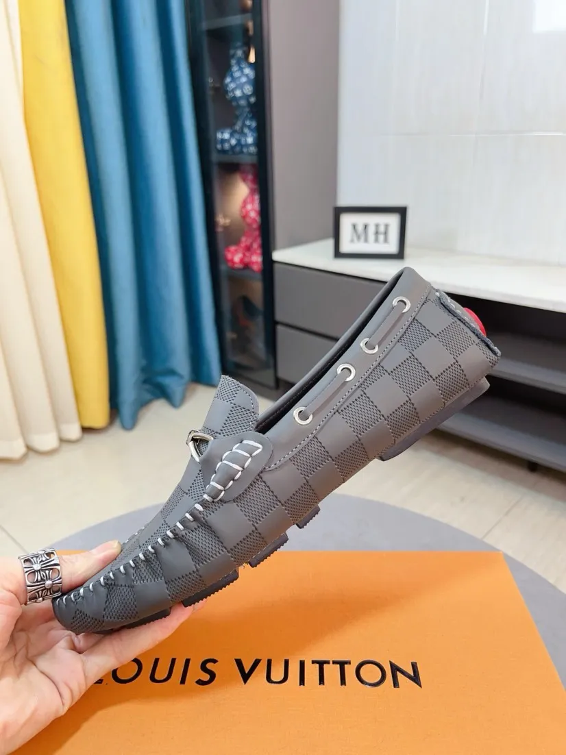 Men's men's shoes💰400🌹🌹[LV Louis Vuitton] New men's beanie shoes💝💝.. Top-grade imported cowhide embossed➕Comfortable leather lining. It is extremely skin-friendly and comfortable, feels very delicate, and the shape is very correct! Perfectly reflects the three-dimensional sense, code number: 38-44
